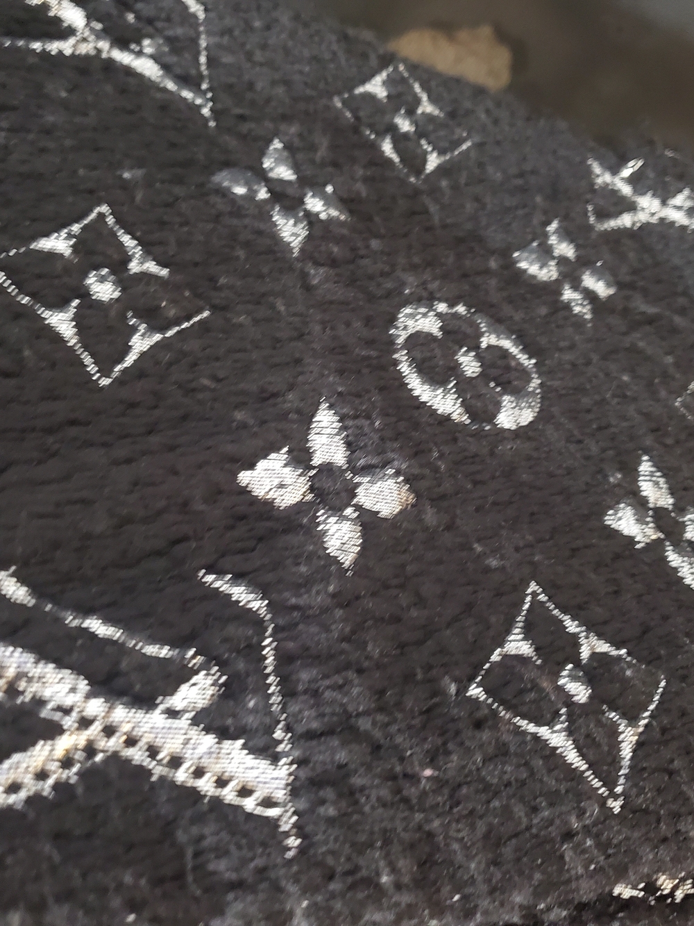Louis Vuitton Scarf (COA included) - Picture 2 of 7